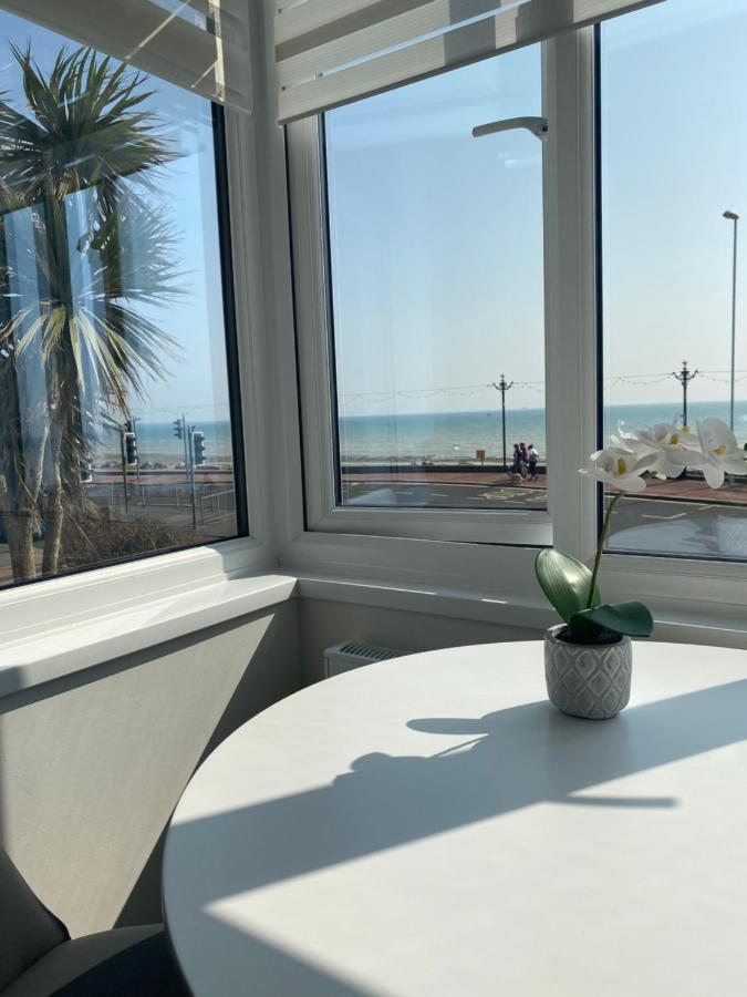 Worthing Beach 180 - 2 Bed Seafront Apartment With Private Parking Eksteriør billede