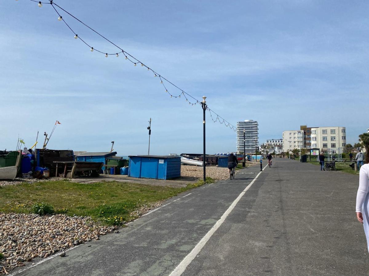 Worthing Beach 180 - 2 Bed Seafront Apartment With Private Parking Eksteriør billede