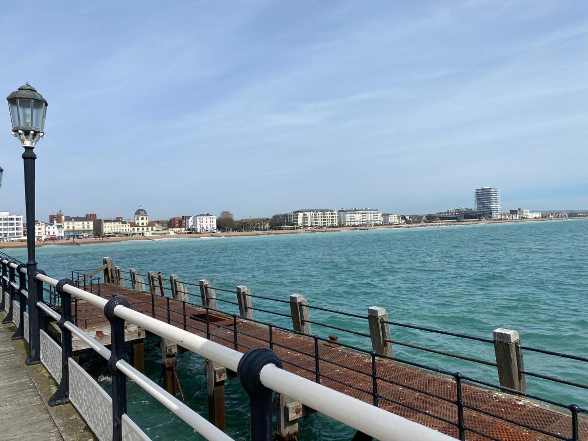 Worthing Beach 180 - 2 Bed Seafront Apartment With Private Parking Eksteriør billede