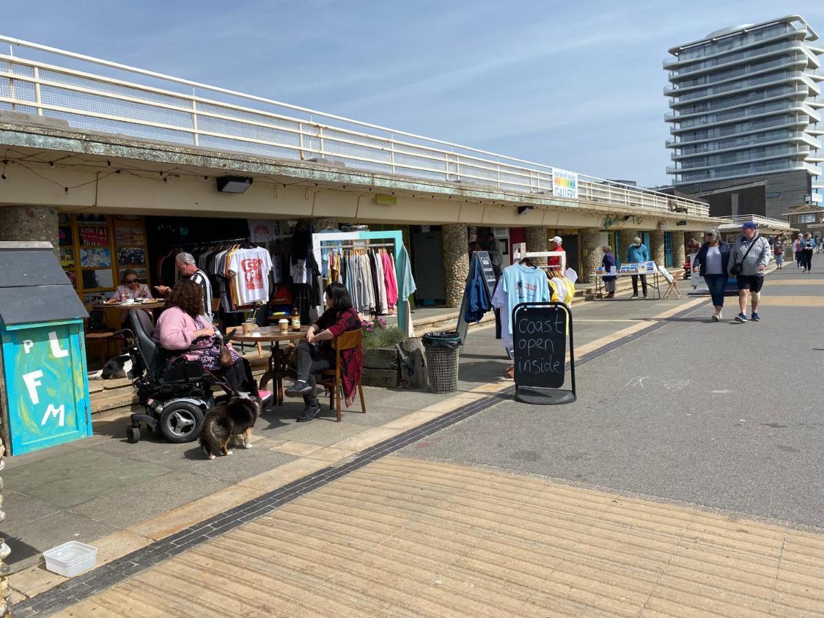 Worthing Beach 180 - 2 Bed Seafront Apartment With Private Parking Eksteriør billede