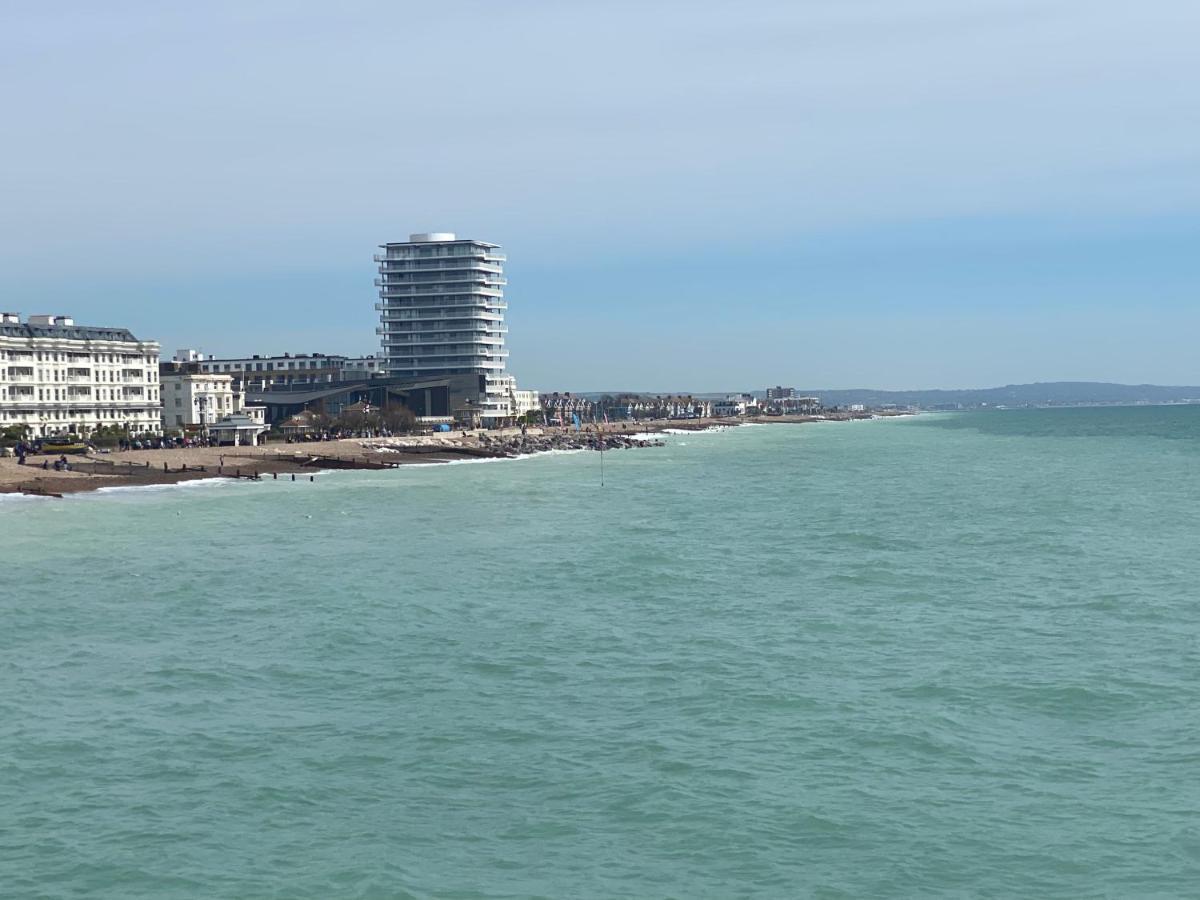 Worthing Beach 180 - 2 Bed Seafront Apartment With Private Parking Eksteriør billede