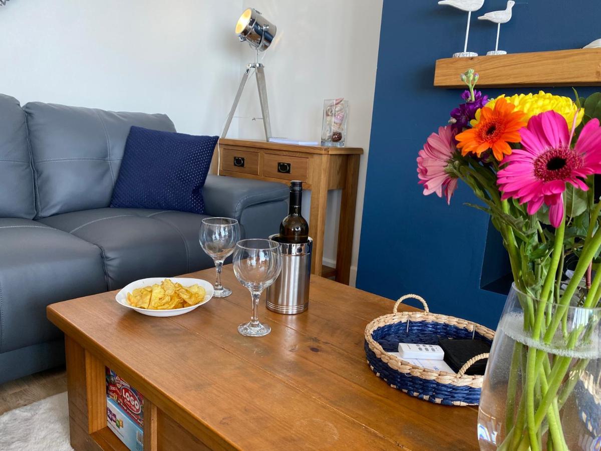Worthing Beach 180 - 2 Bed Seafront Apartment With Private Parking Eksteriør billede