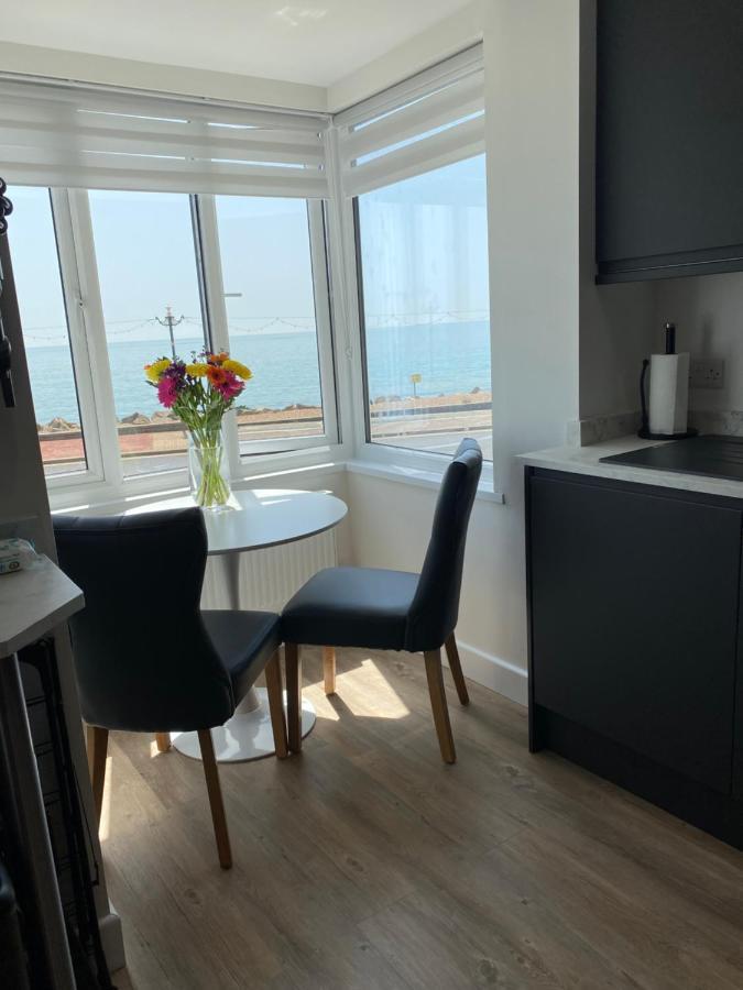 Worthing Beach 180 - 2 Bed Seafront Apartment With Private Parking Eksteriør billede